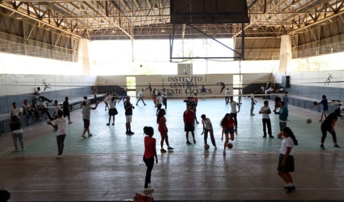 Recorrido por el colegio más longevo de Honduras: Instituto Central Vicente Cáceres