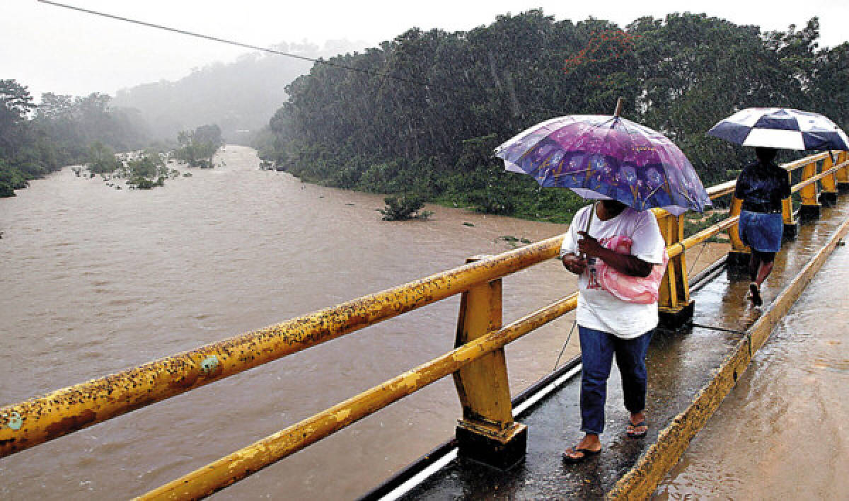 Caos y destrucción provoca frente frío