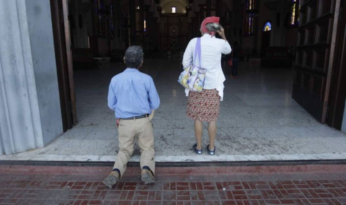 Fieles peregrinos se despiden de la Virgen de Suyapa