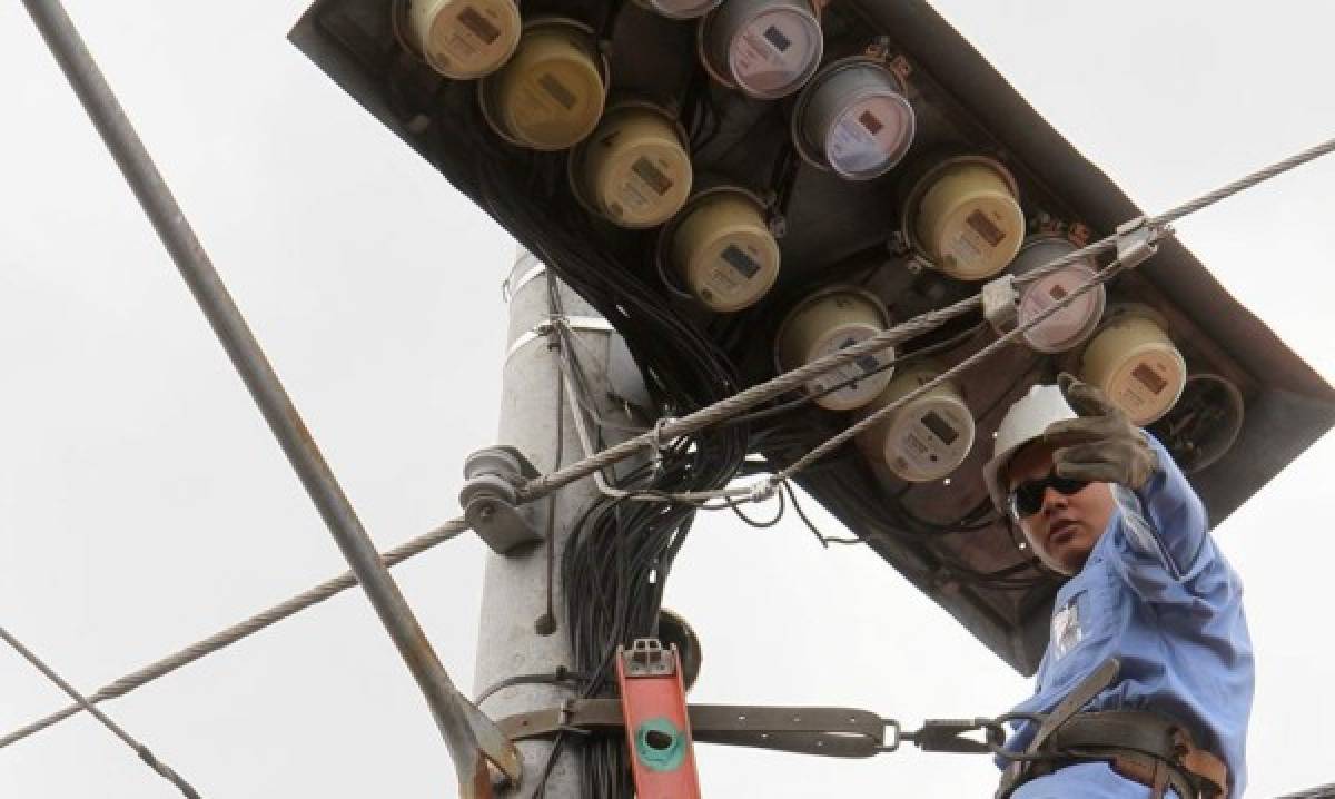 El proyecto incluye además paneles solares, equipos de medición y transformadores inteligentes, servicios de ingeniería en proyectos eólicos y soluciones automatizadas para empresas eléctricas.