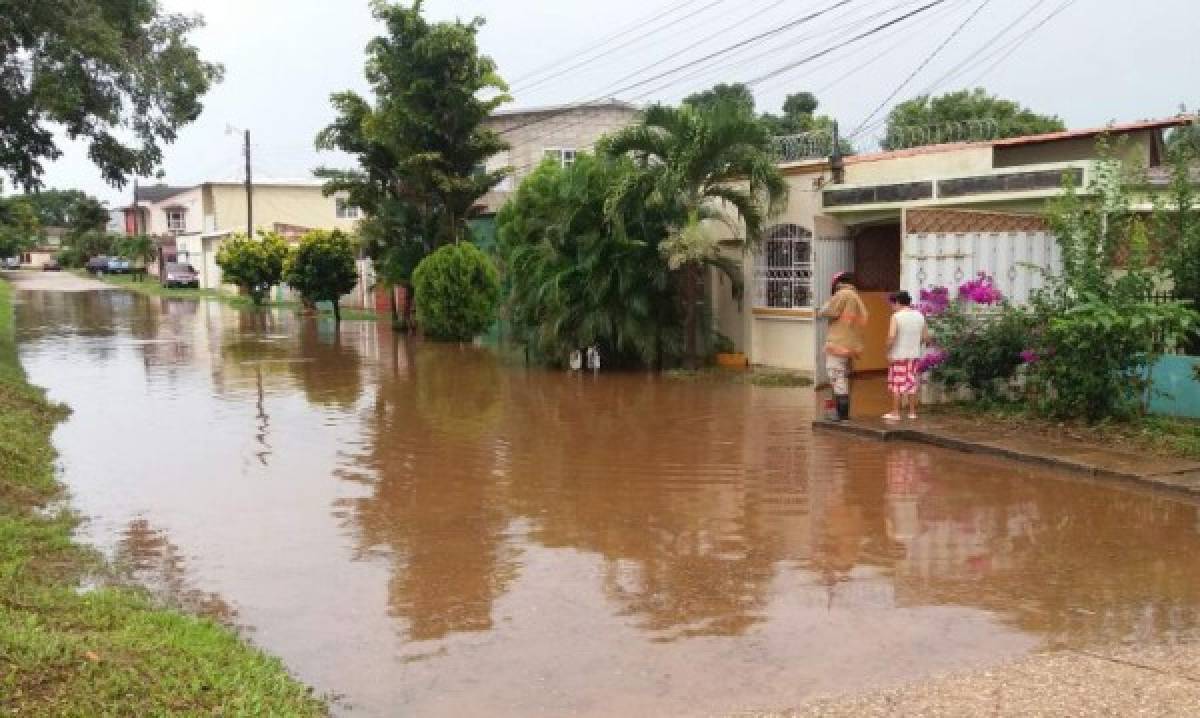 Copeco emite alerta verde en seis departamentos por ingreso de vaguada