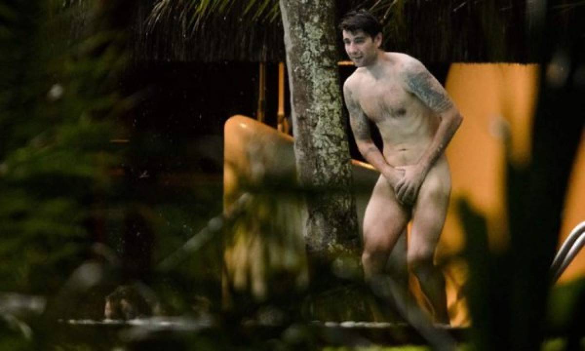 Captan a futbolistas croatas desnudos en la piscina del hotel