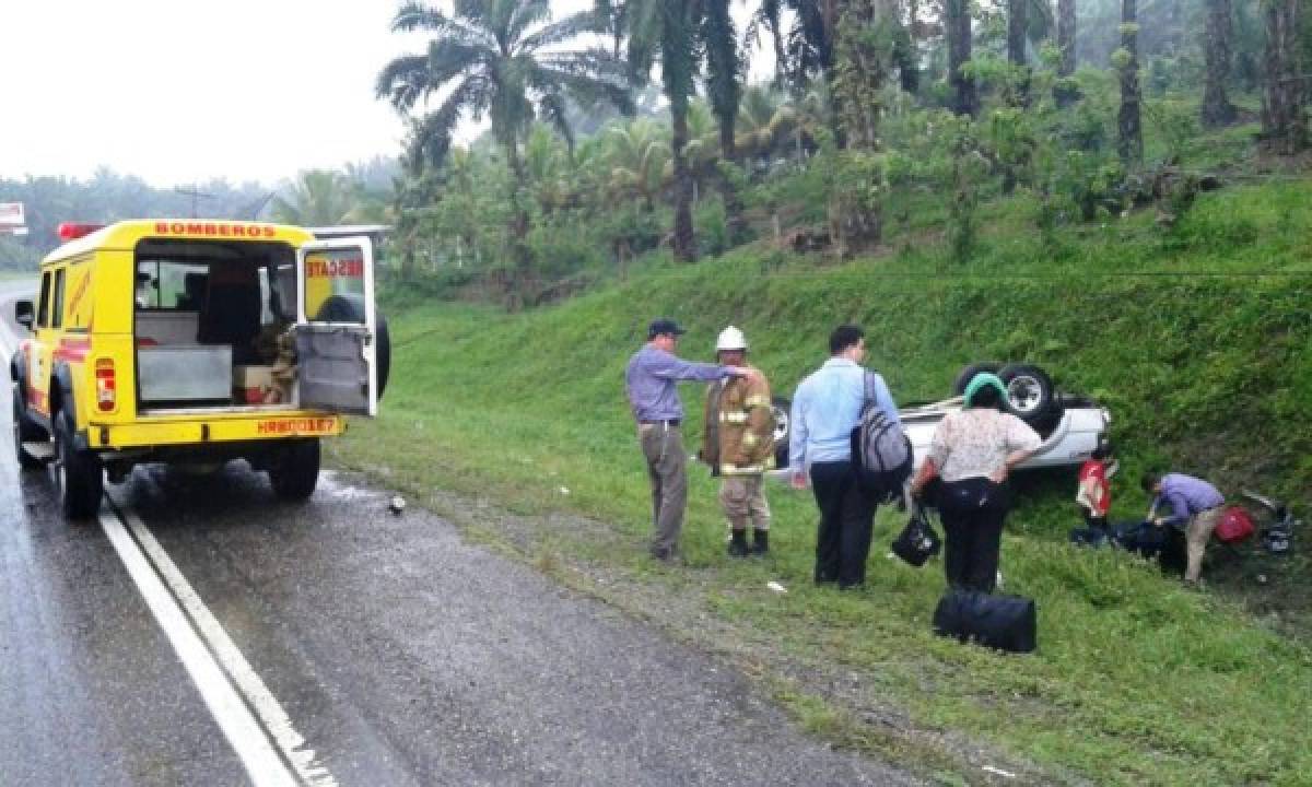 Accidente vial deja cinco personas lesionadas en carretera hacia Tela