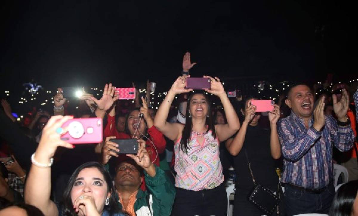 Honduras le cantó al amor y a la vida junto a Marco Antonio Solís