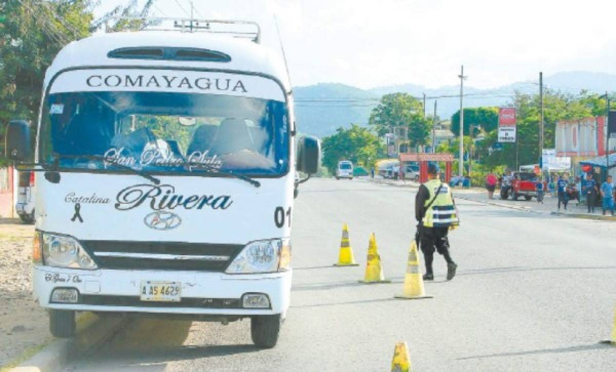 Honduras: Un policía muerto y otro herido en asalto a bus