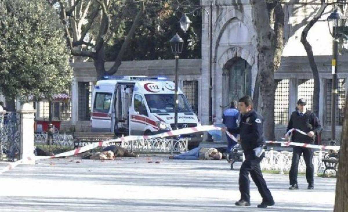 Atentado de Estambul lleva 'el sello' del grupo Estado Islámico (CIA)