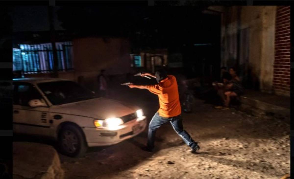 Acusan a fotoperiodista de falsificar fotos de violencia en Honduras; las fuertes imágenes ganaron al menos 15 premios