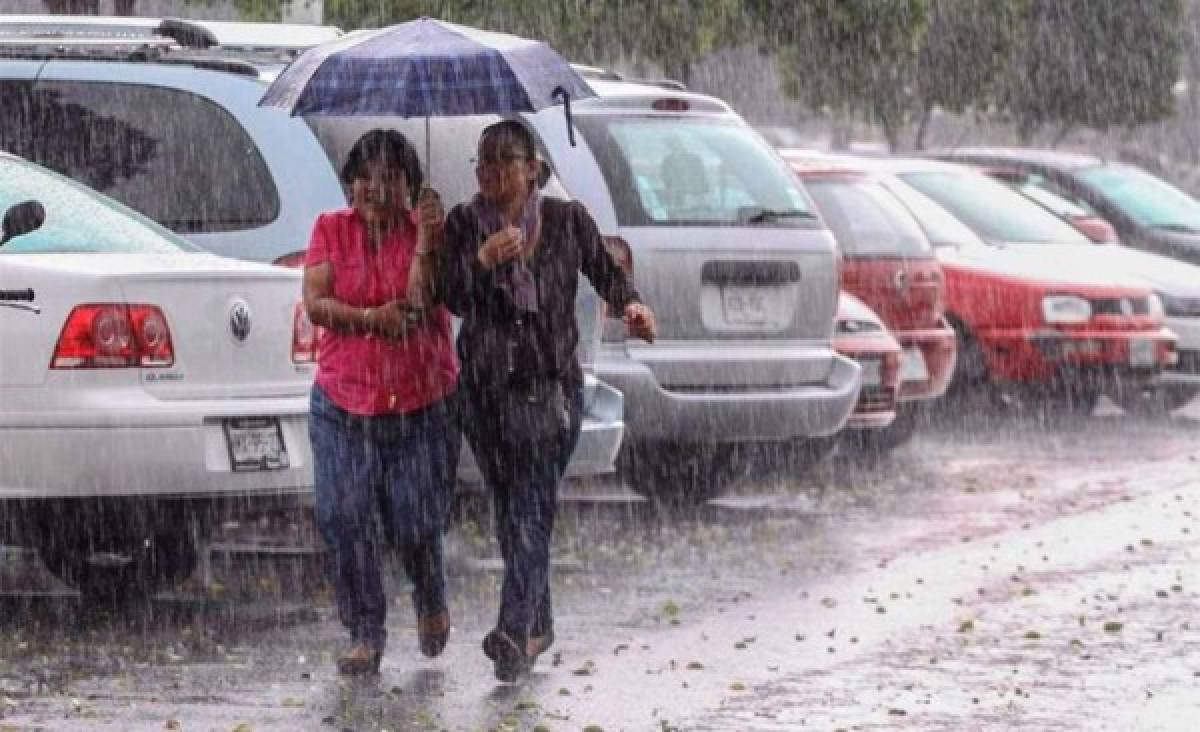 Honduras: 10 departamentos bajo alerta verde por ingreso de fuertes lluvias