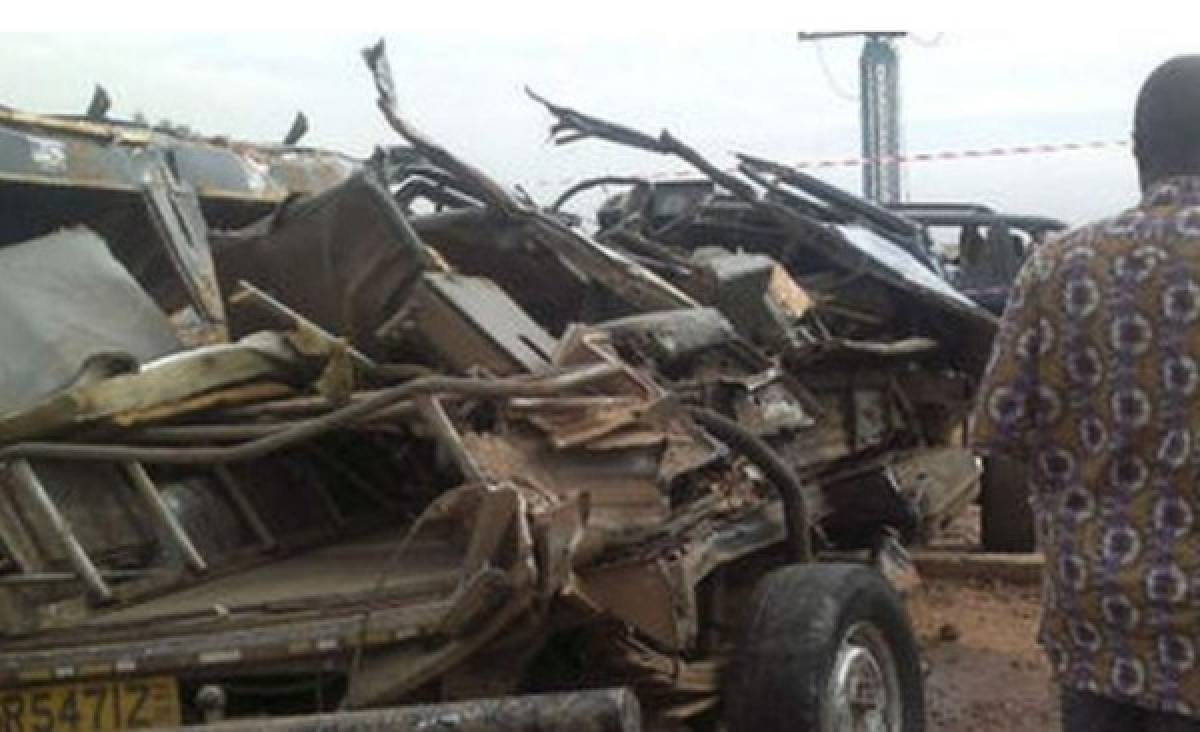 Al menos 53 muertos en un accidente entre un autobús y un camión en Ghana  