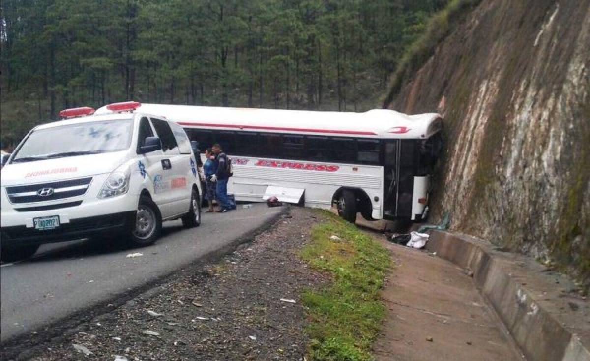 Doce heridos en accidente de bus en Comayagua