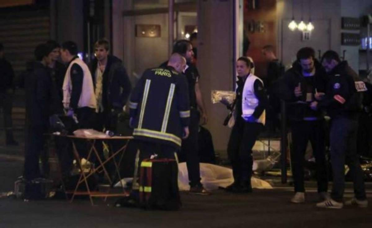 Ocho 'terroristas' muertos en los atentados de París, Francia