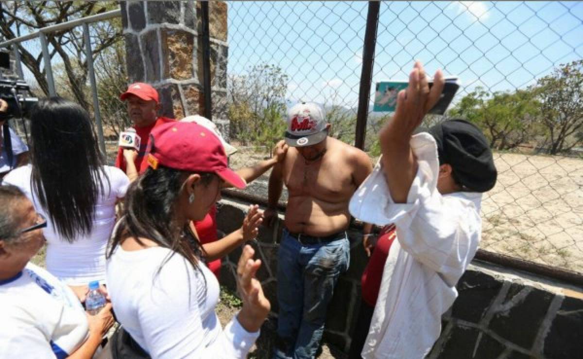 Gemelos pierden la vida en fatal accidente en la carretera al sur