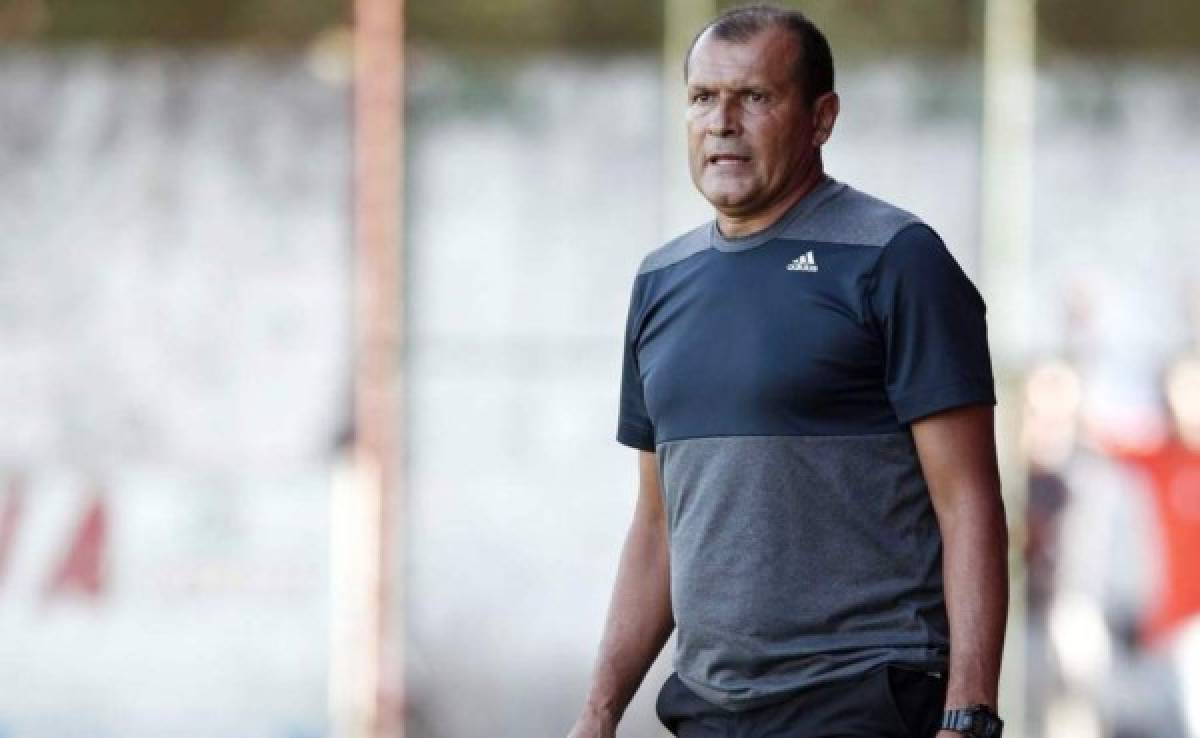 ¿Quién es el técnico semifinalista con más títulos en la Liga de Honduras?