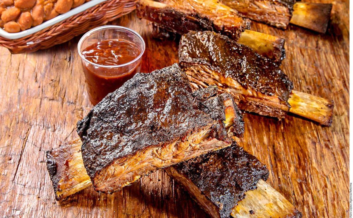 Festival de costillas para un banquete de fin de semana