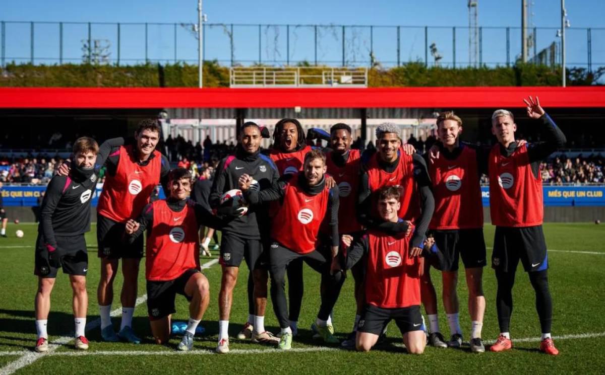 Barcelona abre las puertas en entrenamiento y llegan miles de aficionados