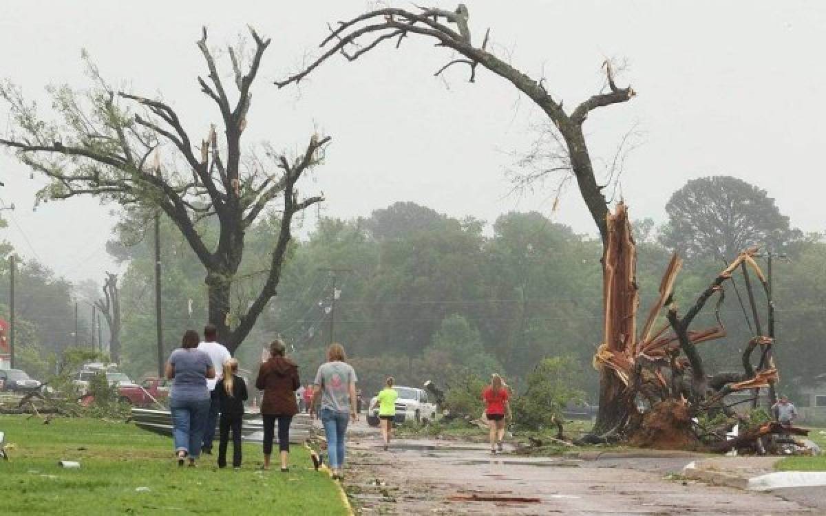 Tormentas dejan al menos cinco muertos en el sureste de EEUU  