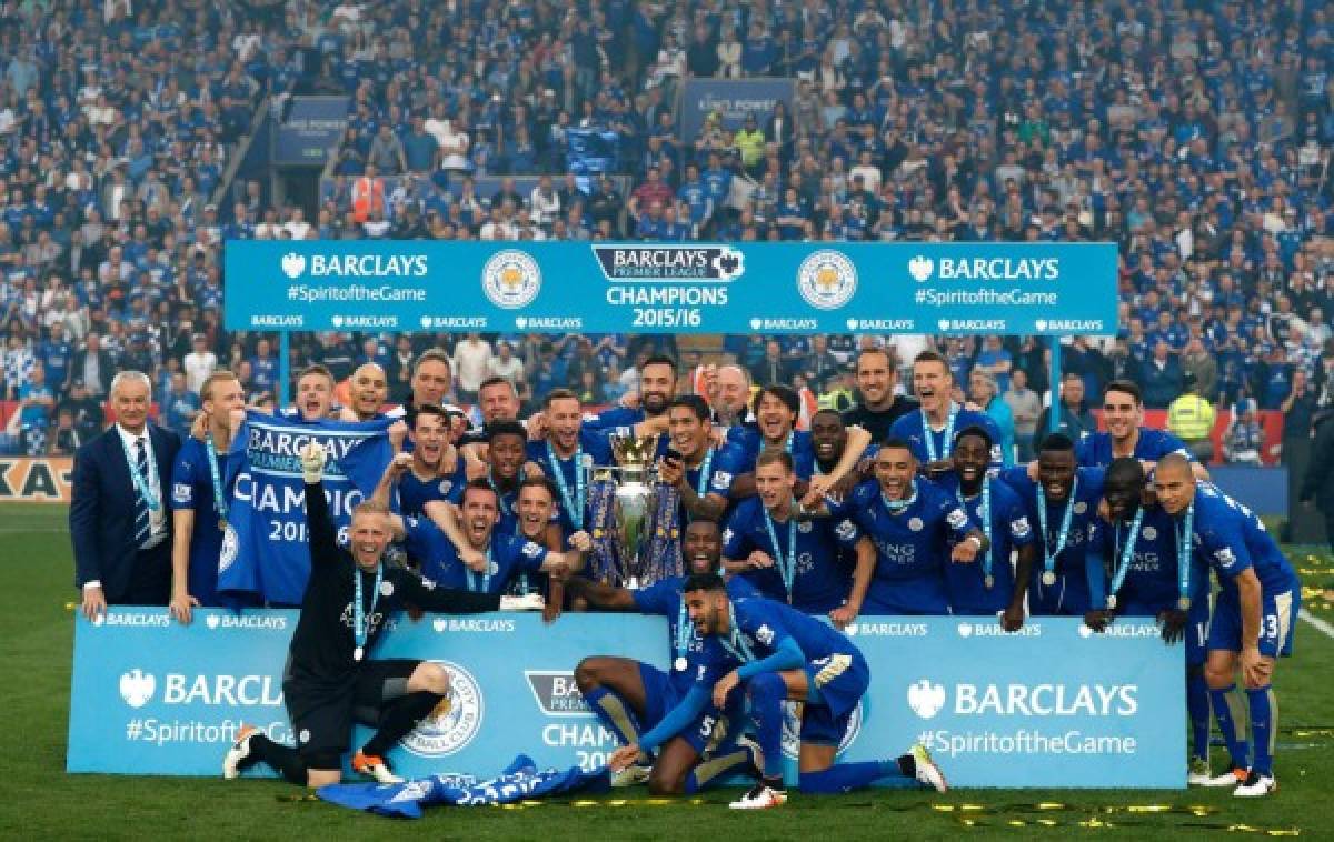 Leicester festeja con triunfo su histórico título de Premier League