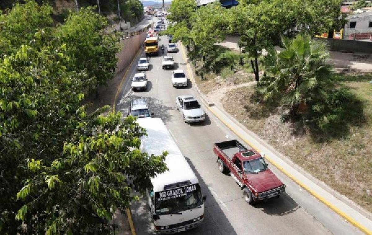 Dueños y conductores de rapiditos protestan en la capital de Honduras