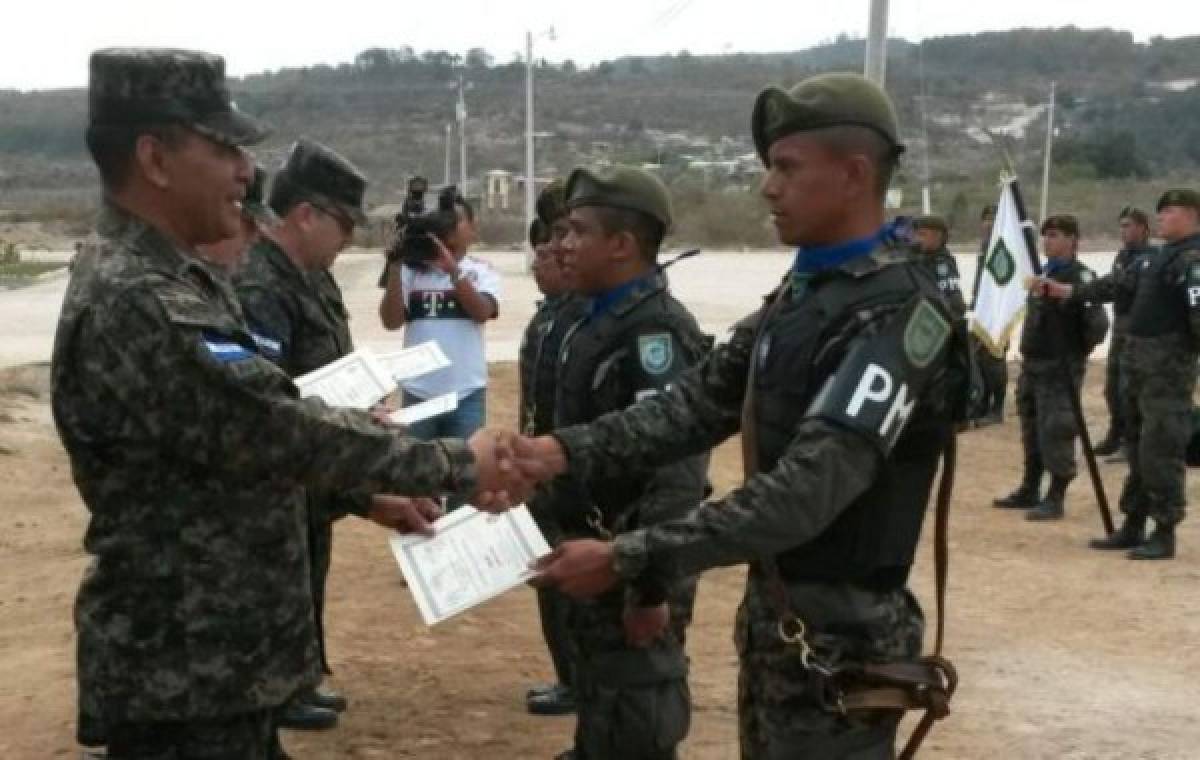 Honduras: Gradúan a grupo de guías caninos