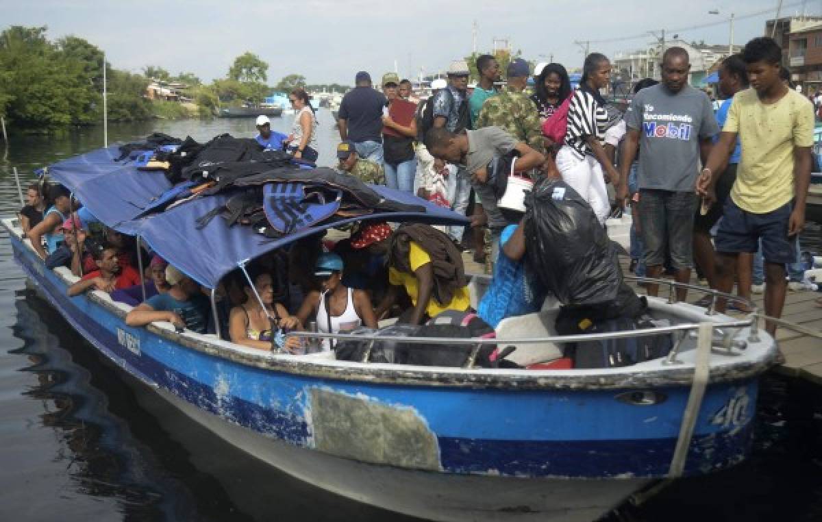 'No queda otro recurso que echarnos a la selva': emigrantes cubanos en Colombia  