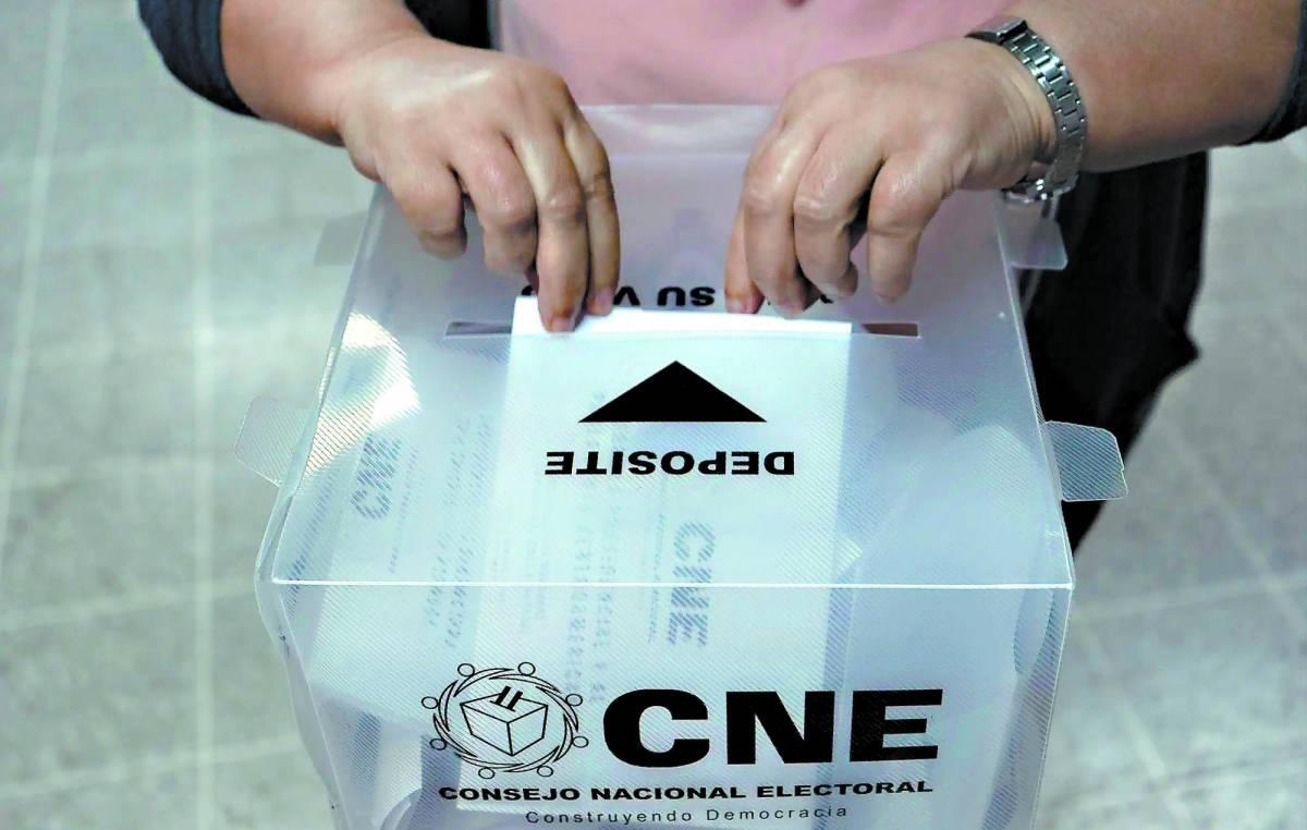 CNE realiza jornada de capacitación de cara a las elecciones 2025