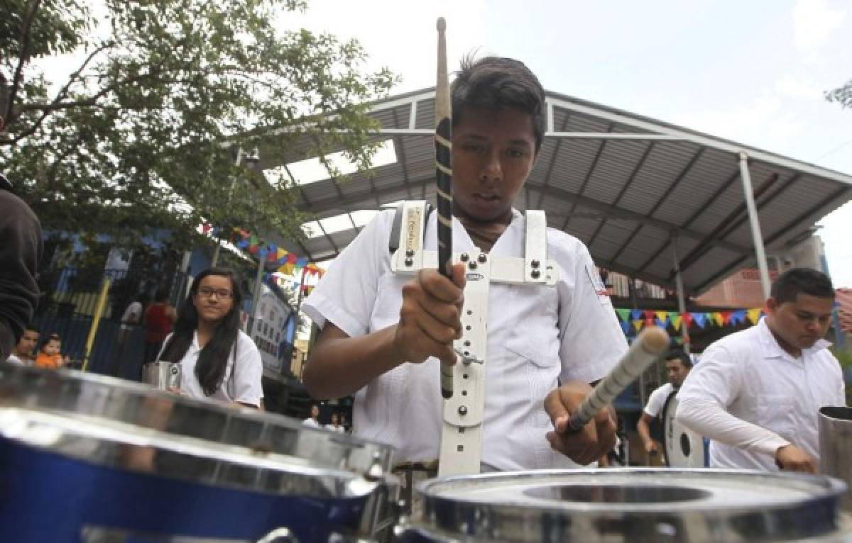 Escolares de primaria, listos para exaltar a la Patria