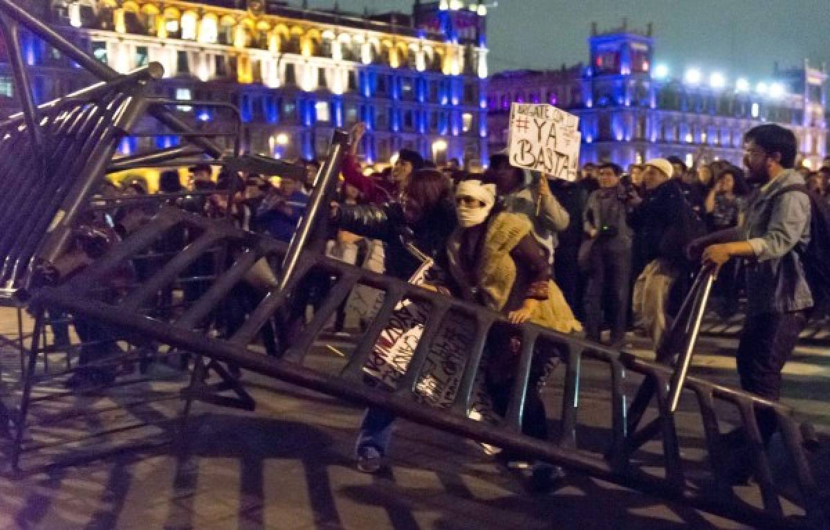 Violentas protestas en México por posible matanza de 43 estudiantes