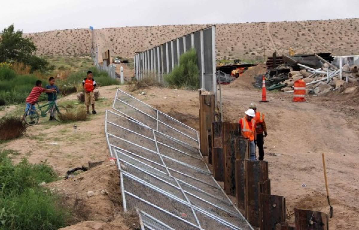 Trump podría ir por muro fronterizo sin nueva ley