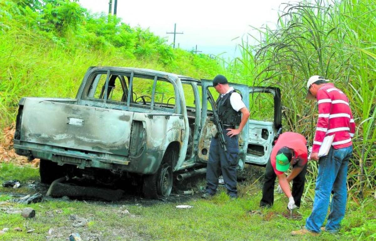 Honduras: Matan a dos hombres y queman el vehículo