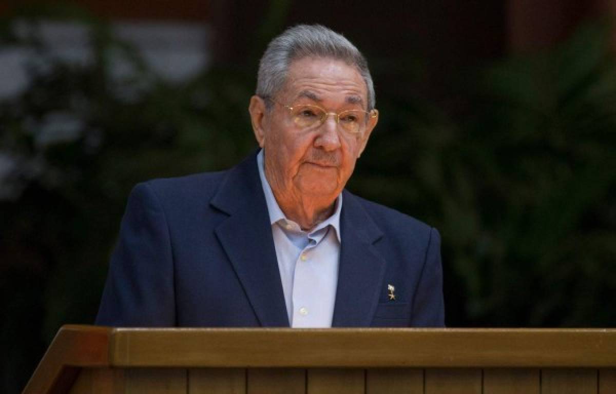 Raúl Castro descarta el neoliberalismo y permitir otros partidos en Cuba