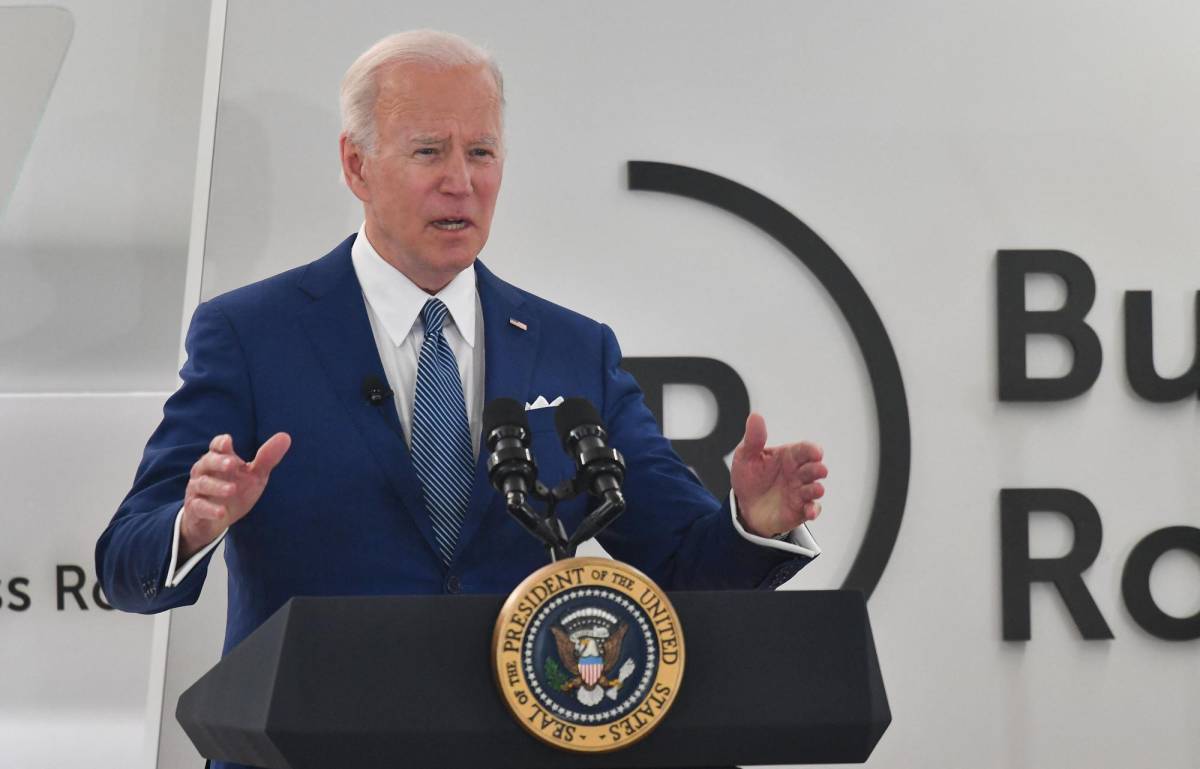 Biden llama a las empresas de EEUU a protegerse de un posible ciberataque ruso