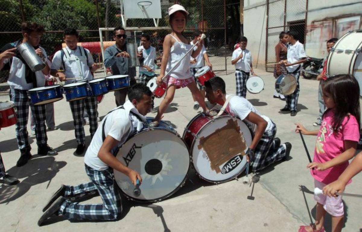 Escolares de primaria, listos para exaltar a la Patria