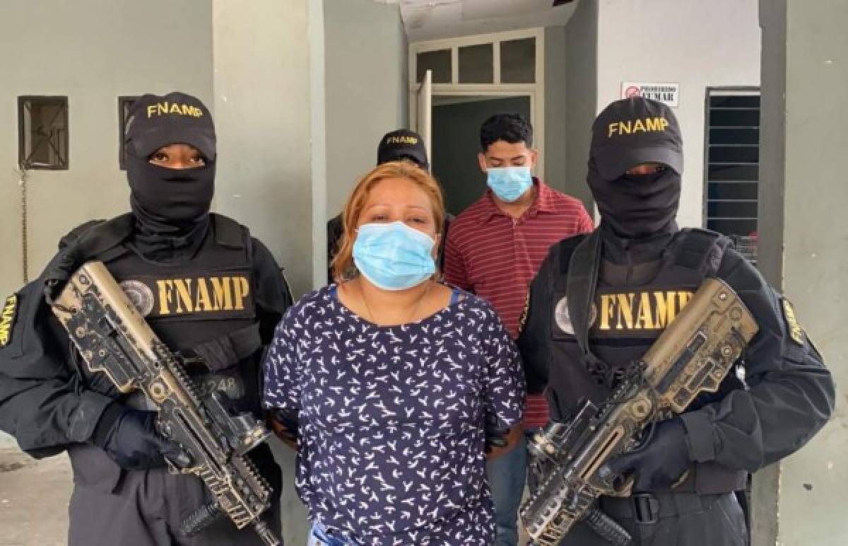 Cae 'La Sexi', supuesta cabecilla de la MS-13 y uno de sus compinches