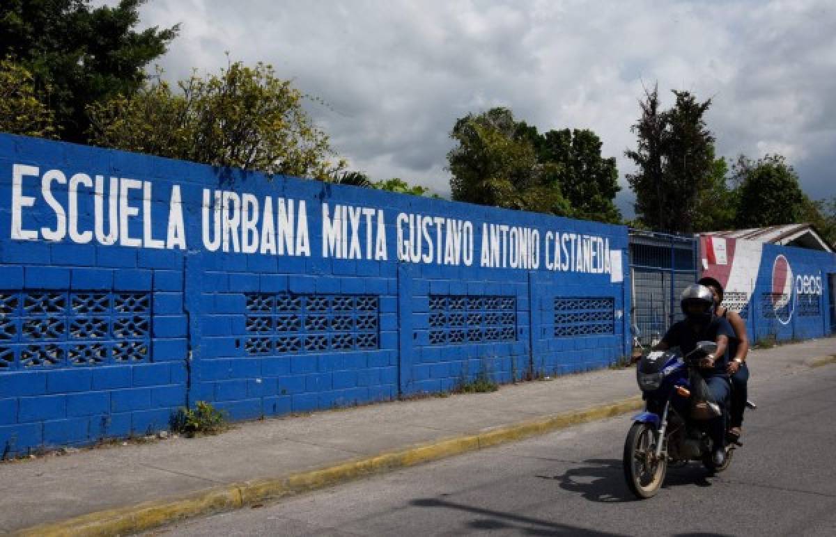 Encuentran cadáver de maestra hondureña y su hijo dentro de carro