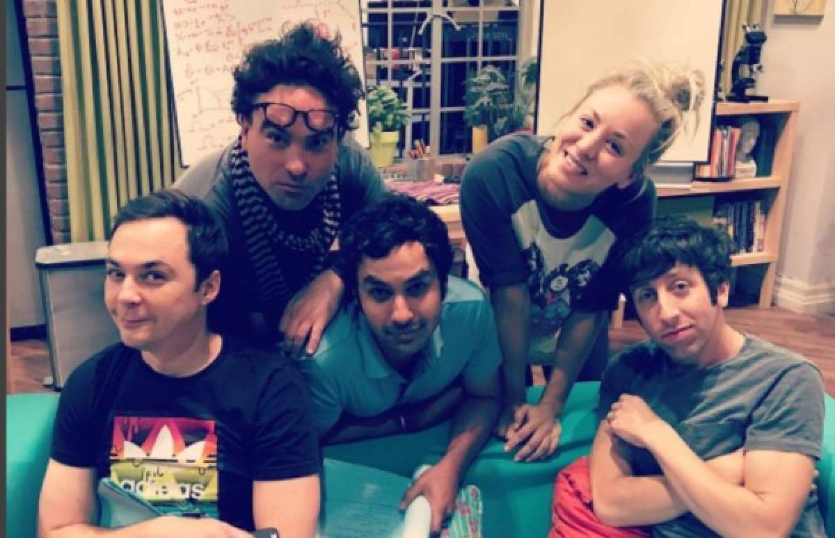 Filtran foto íntima de Penny, actriz de la serie 'The Big Bang Theory'