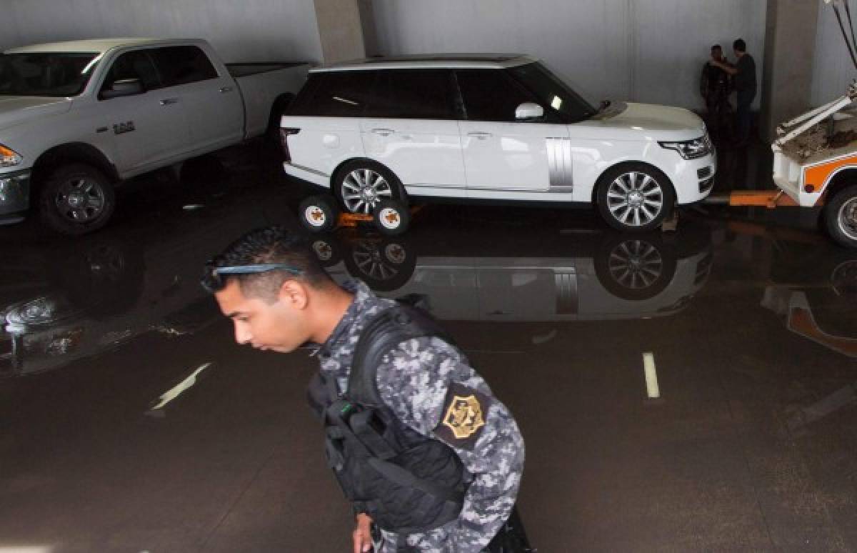 Los lujosos carros del hijo secuestrado del Chapo Guzmán