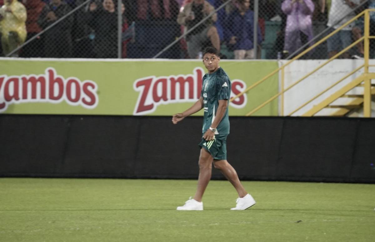 En fotos: Así llegaron las selecciones de Honduras y México al estadio Morazán