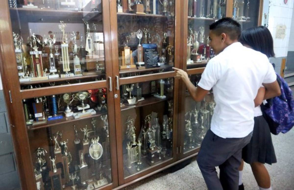 Recorrido por el colegio más longevo de Honduras: Instituto Central Vicente Cáceres