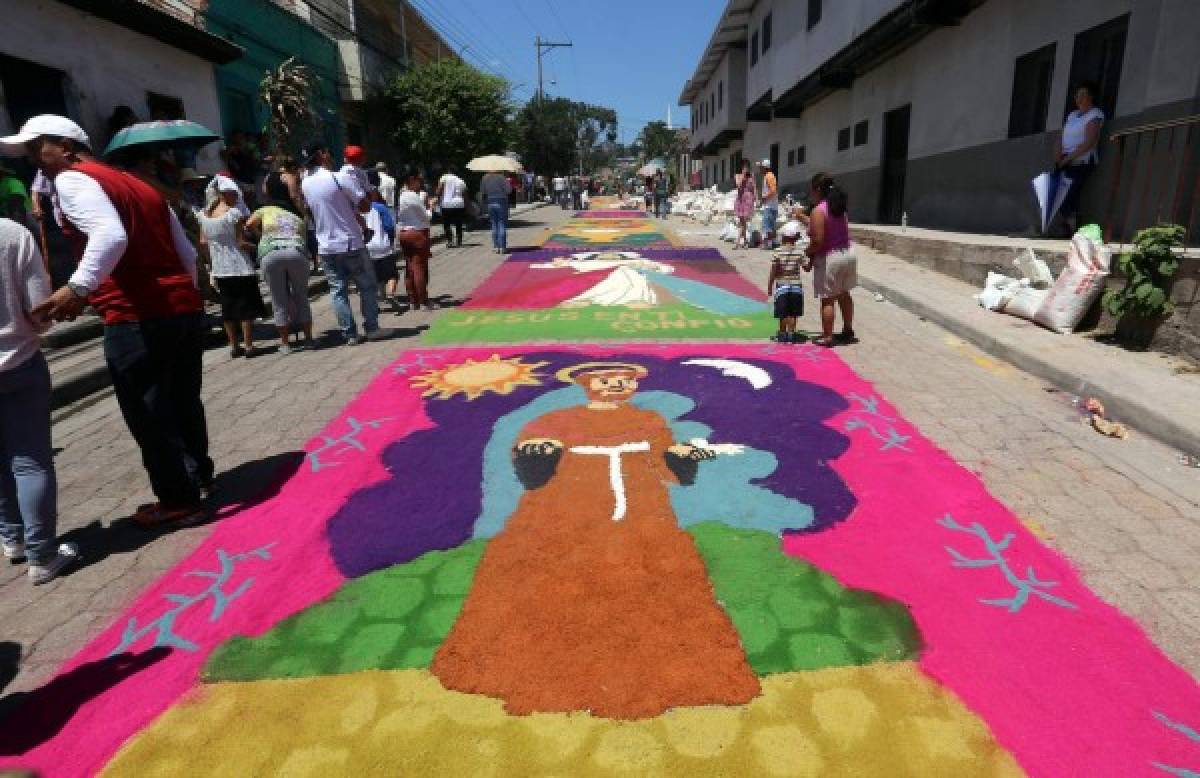 FOTOS: Alfombras con color y tradición en Tegucigalpa