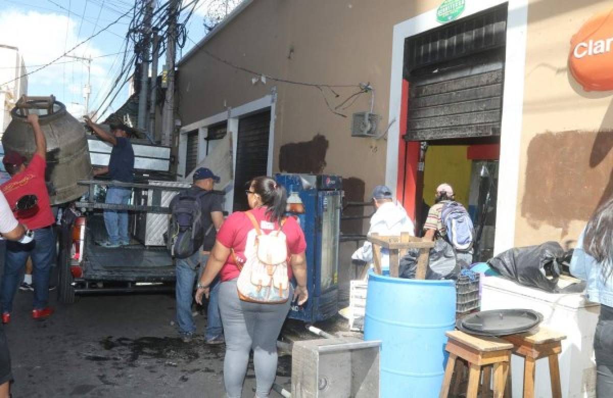 En una hora el fuego acabó con el sustento de 20 familias