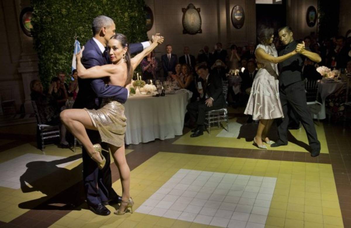 Los Obama bailan tango en Argentina