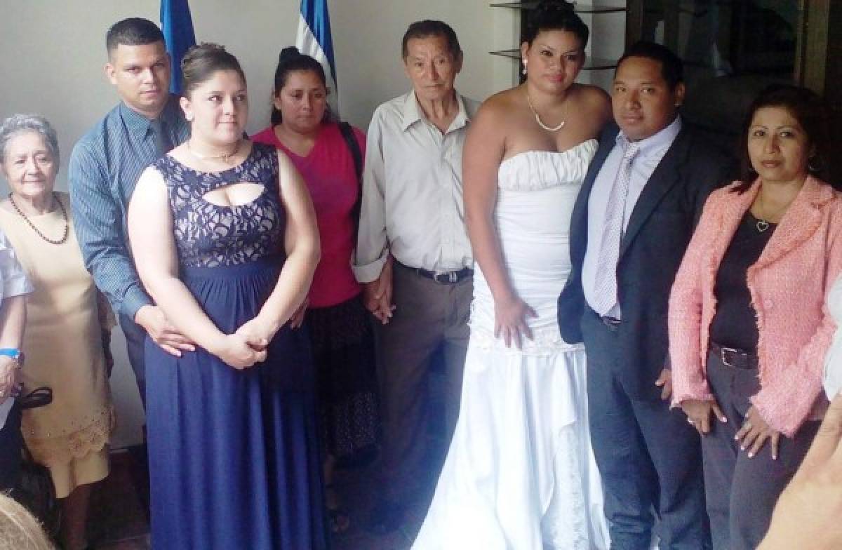 Consulado celebra bodas gratis para diez parejas honduro-salvadoreñas