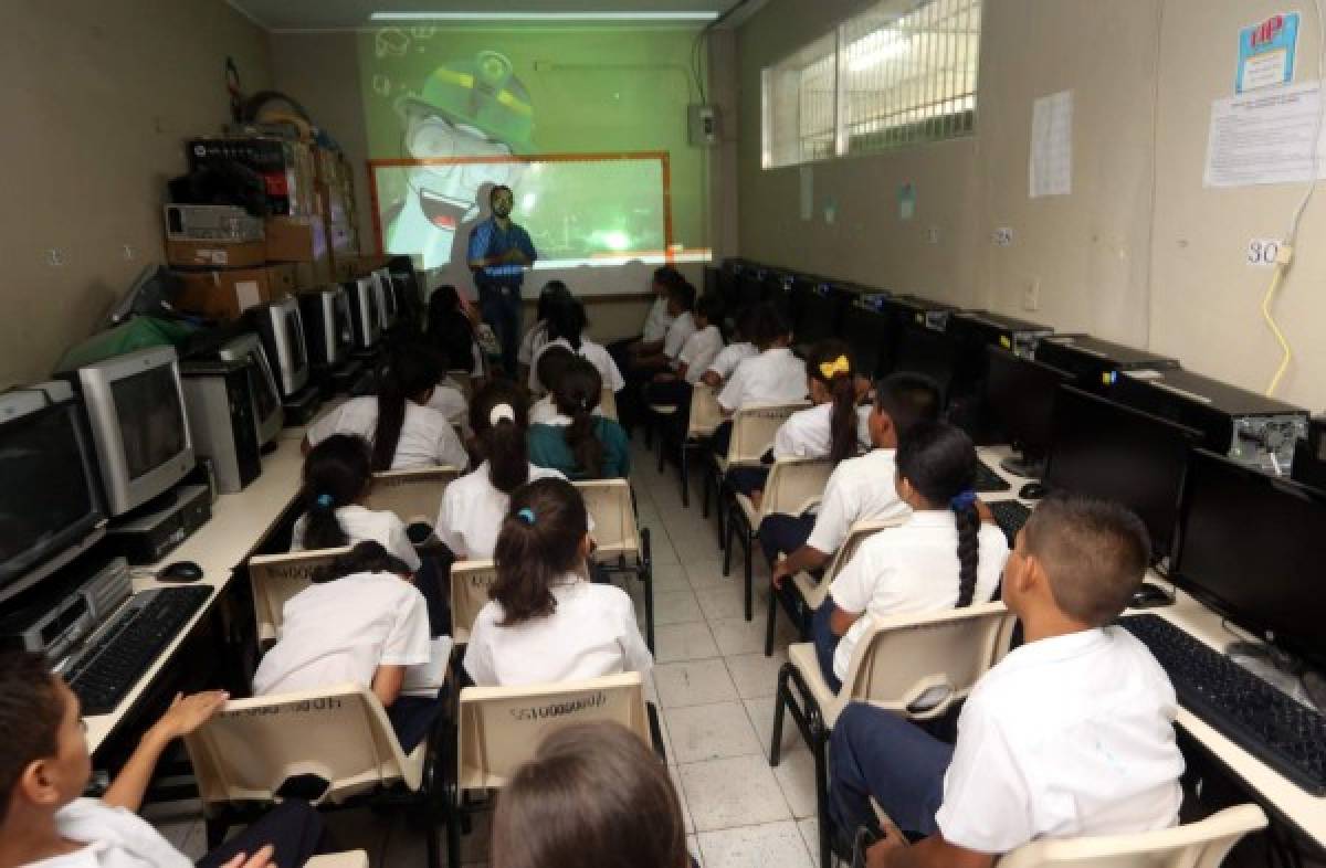 Empieza el reto ecológico en la Escuela República de Panamá  