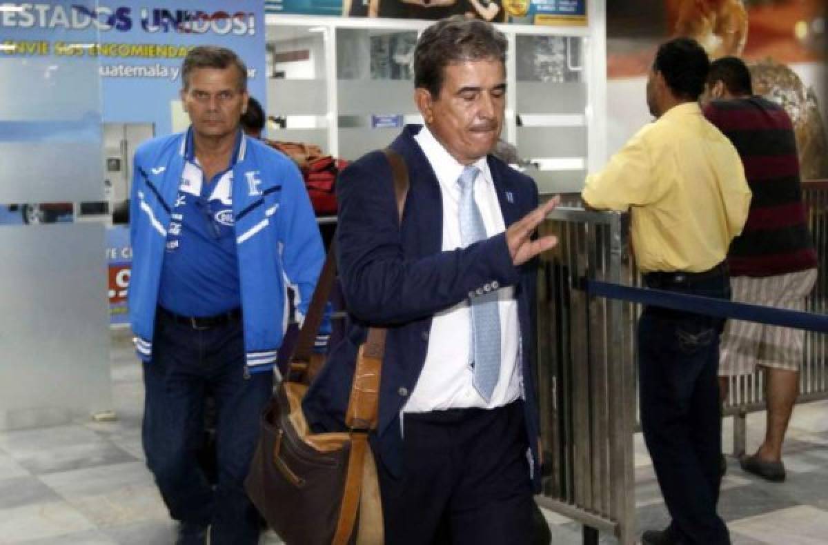 El entrenador nacional Jorge Luis Pinto se mostró molesto en la conferencia brindada anoche tras finalizar el partido.