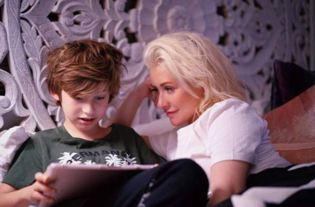 Christina Aguilera muestra a su hijo Max en Instagram.