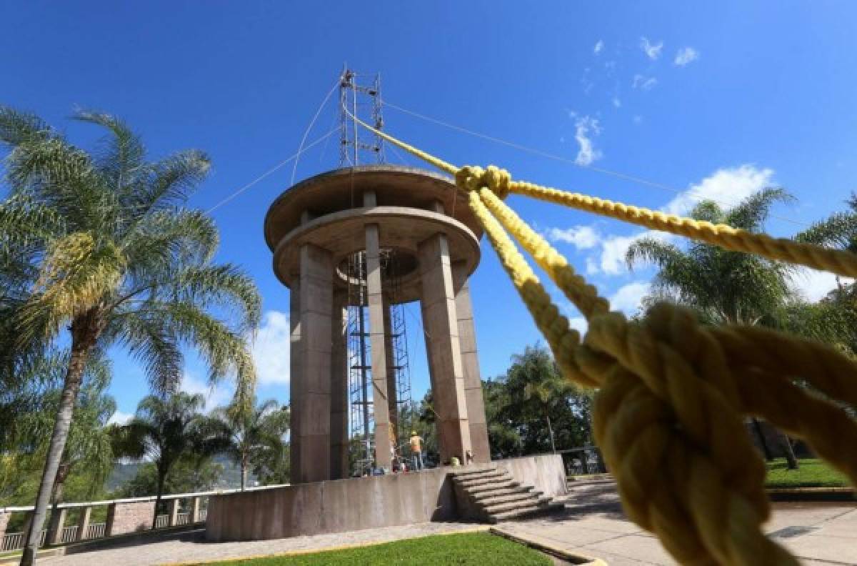 Reparan asta de monumento de La Paz en Tegucigalpa   