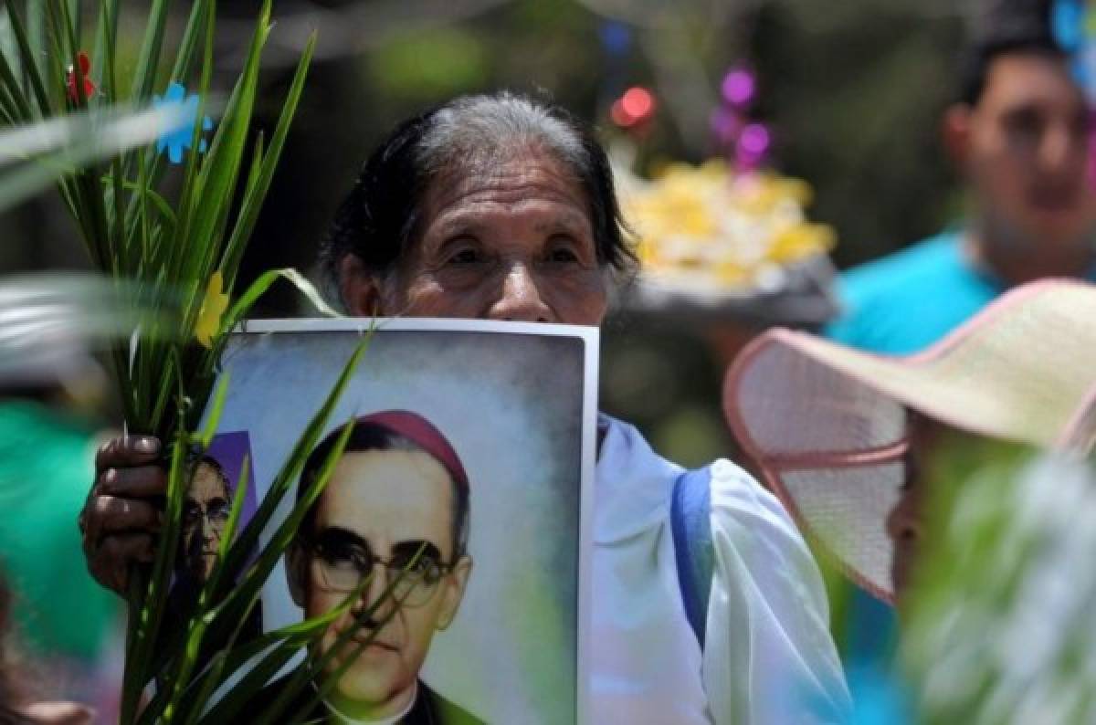 Iglesia salvadoreña envía a Roma pruebas de milagro atribuido a arzobispo Romero