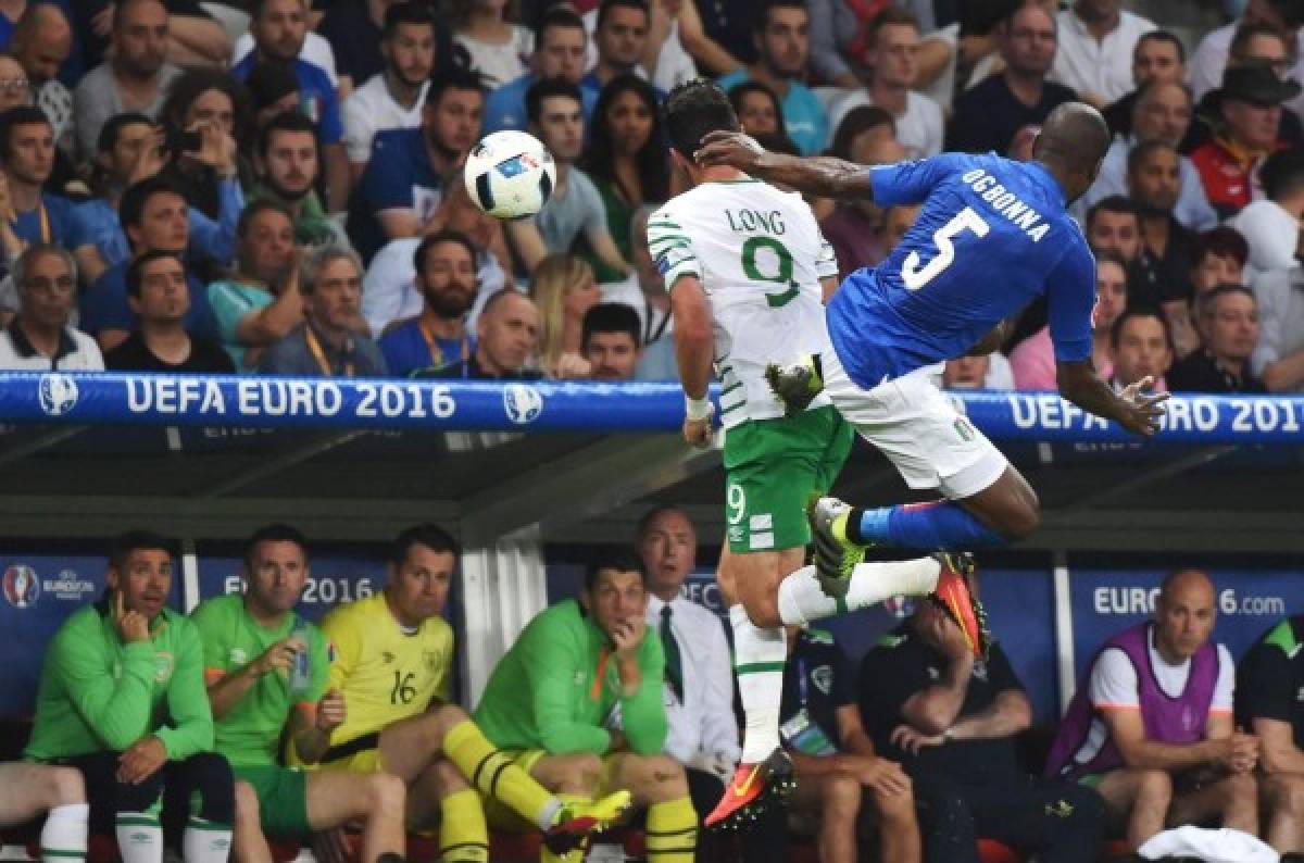 Irlanda vence 1-0 a Italia y jugará con Francia en octavos