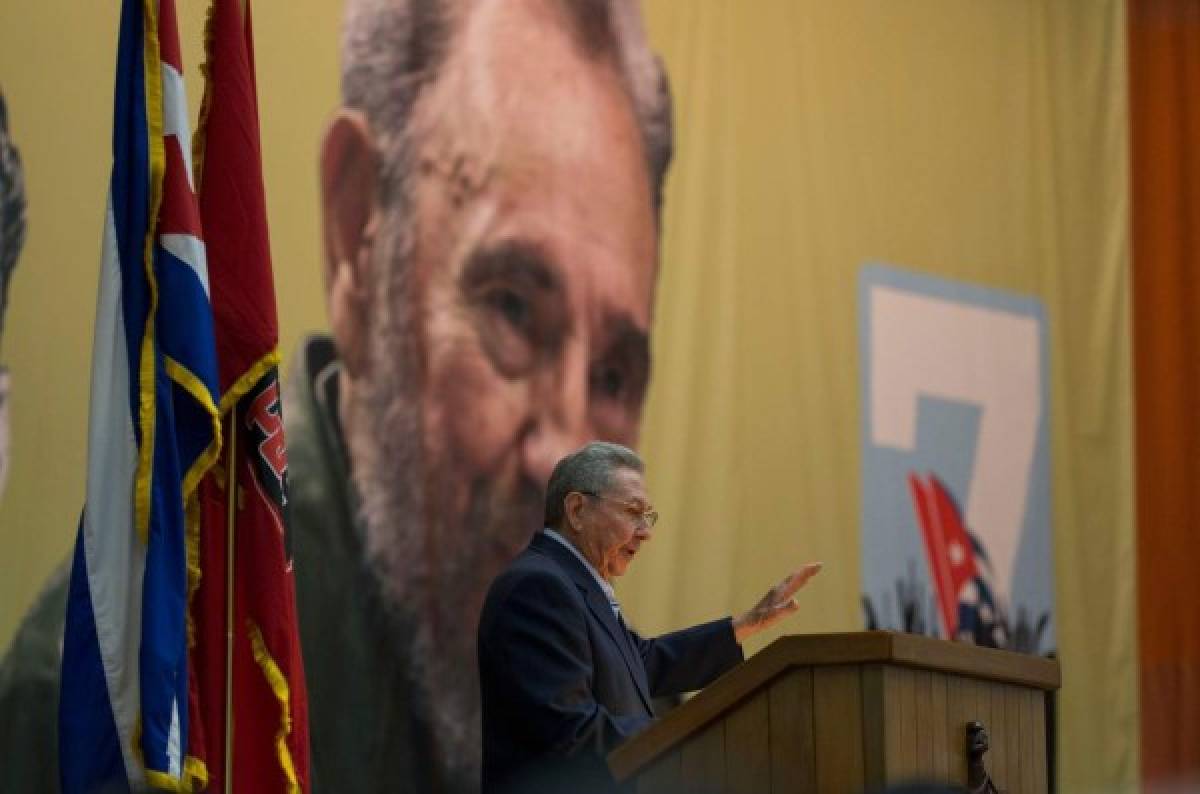 Raúl Castro descarta el neoliberalismo y permitir otros partidos en Cuba