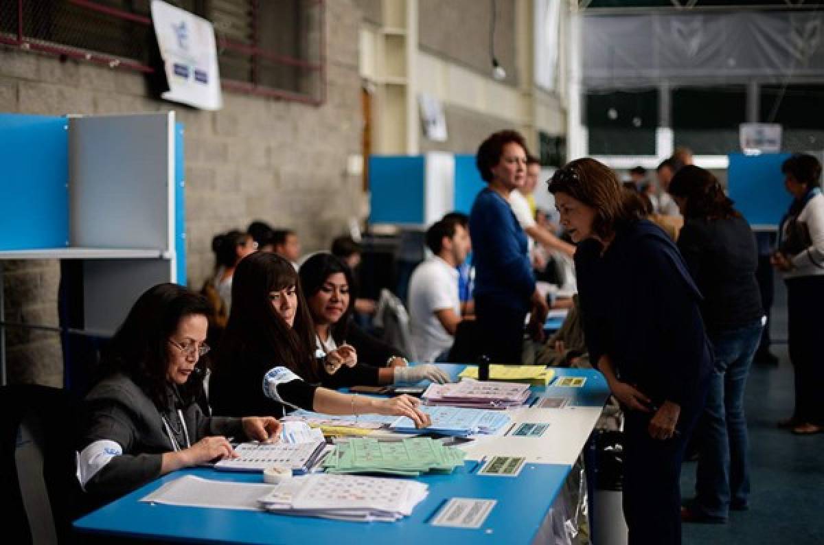 Elección en Guatemala va a segunda vuelta con comediante como favorito